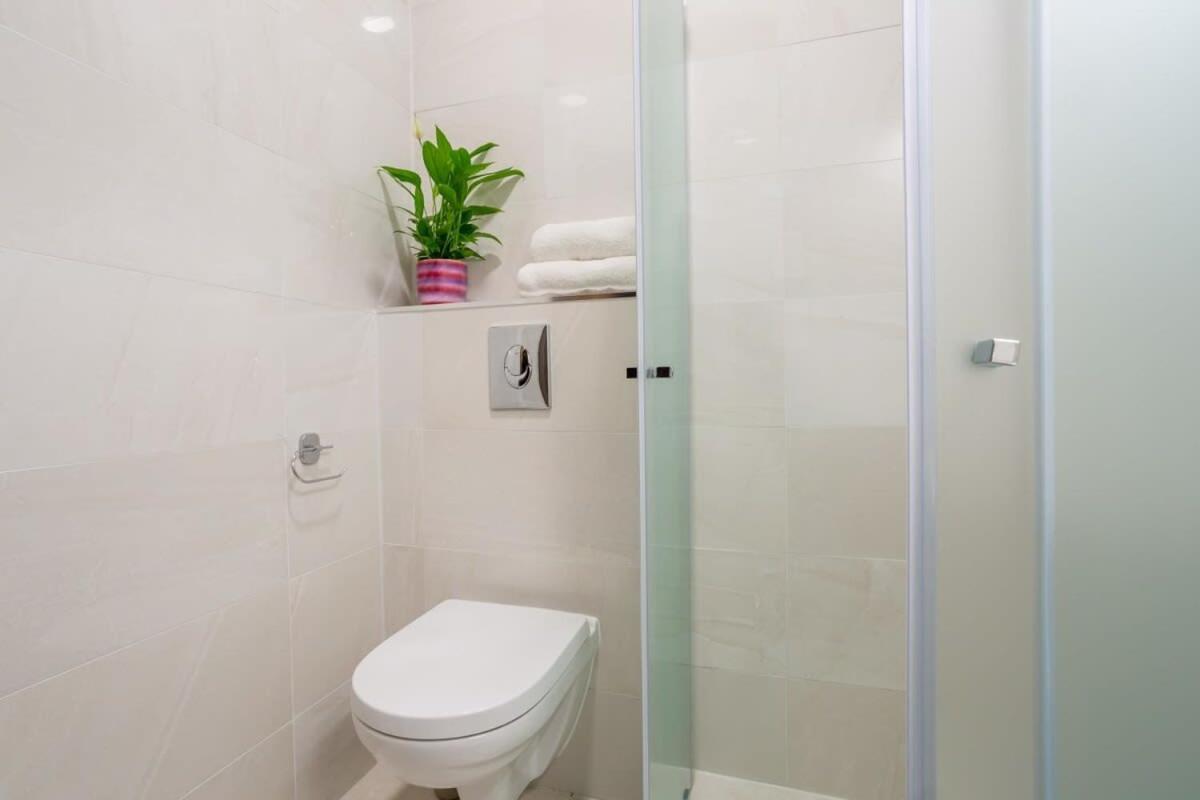 Extra Central And New Studio Budapest Bagian luar foto