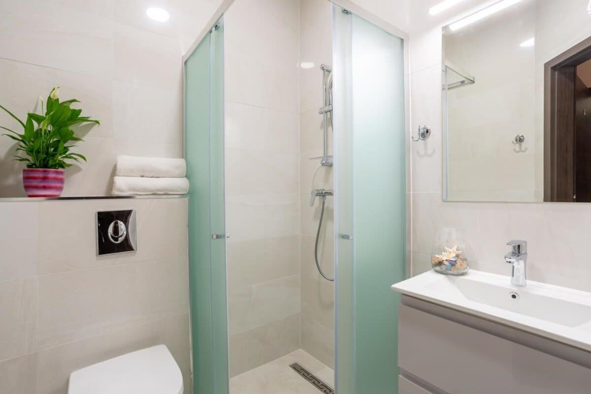 Extra Central And New Studio Budapest Bagian luar foto