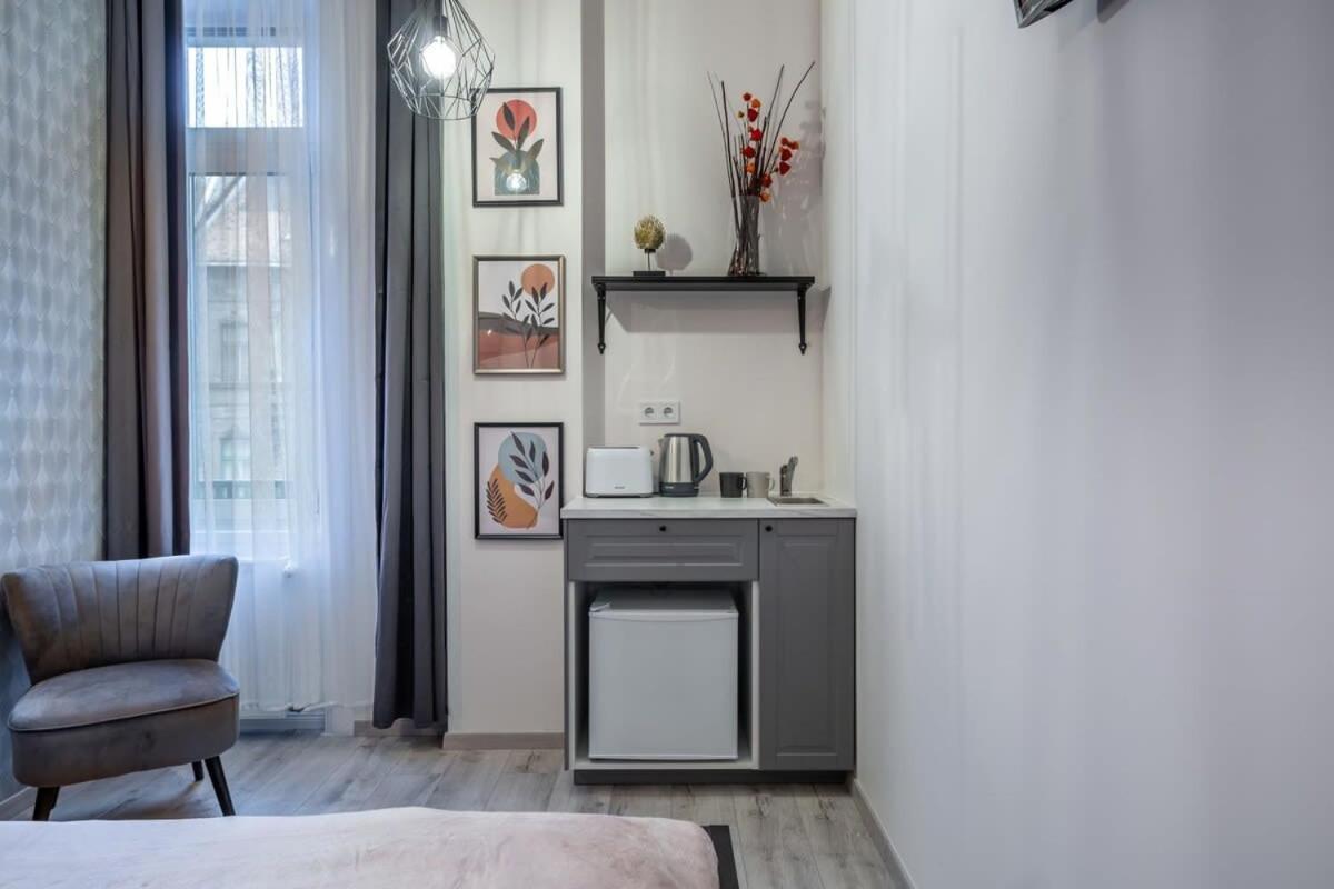 Extra Central And New Studio Budapest Bagian luar foto