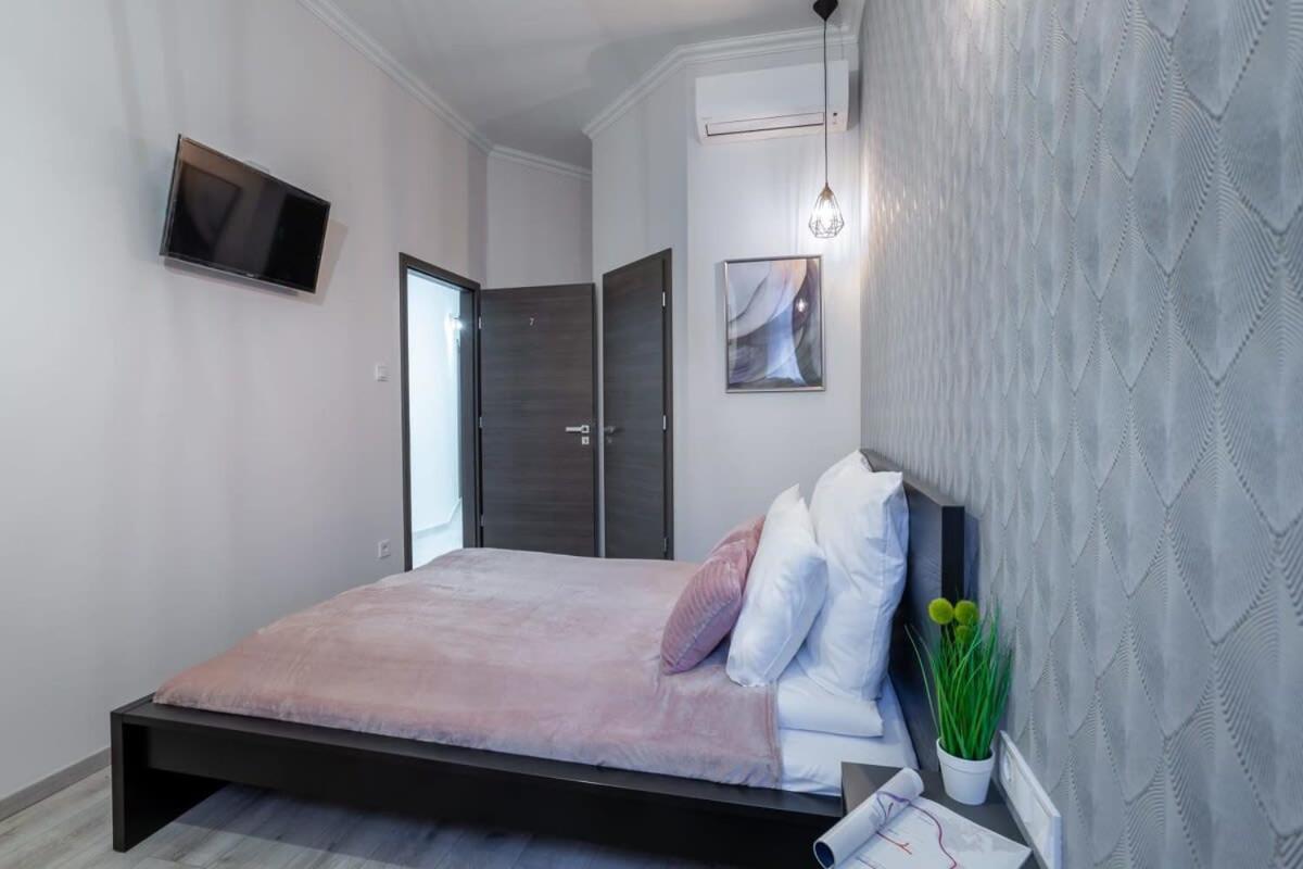 Extra Central And New Studio Budapest Bagian luar foto