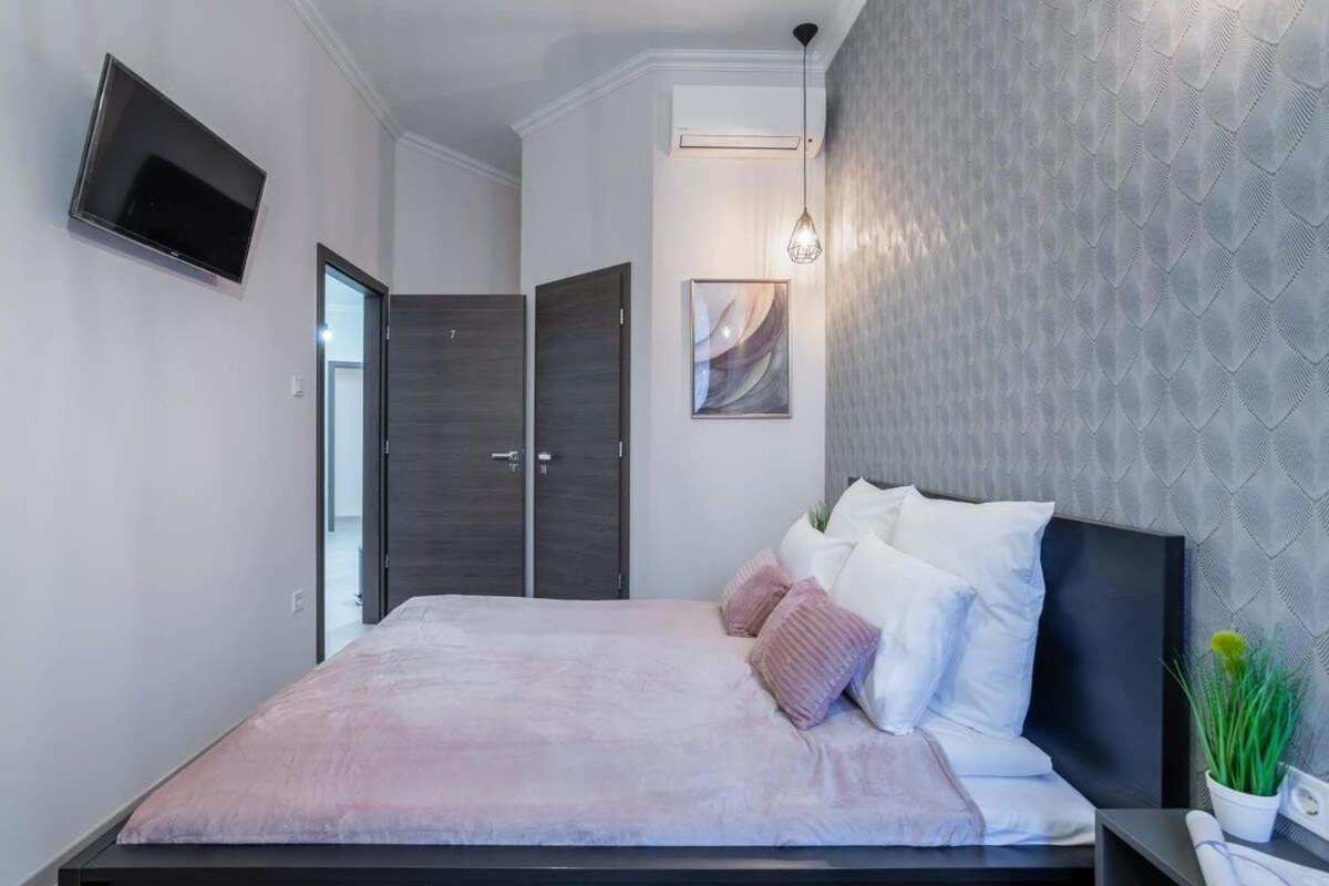 Extra Central And New Studio Budapest Bagian luar foto